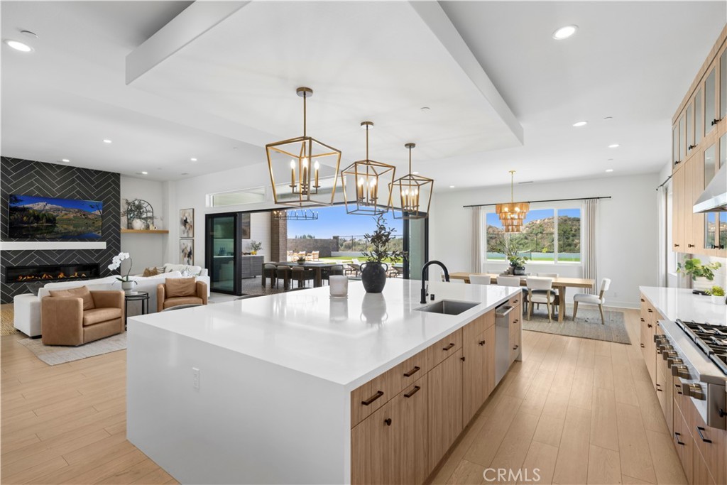 18411 Boulder Bluff