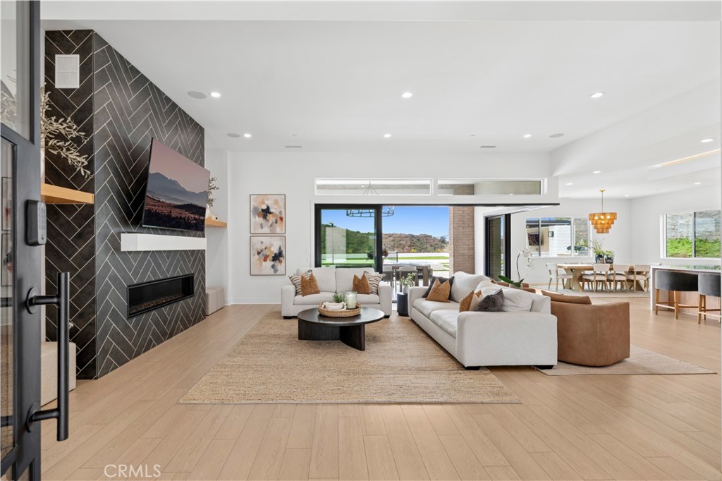 18411 Boulder Bluff