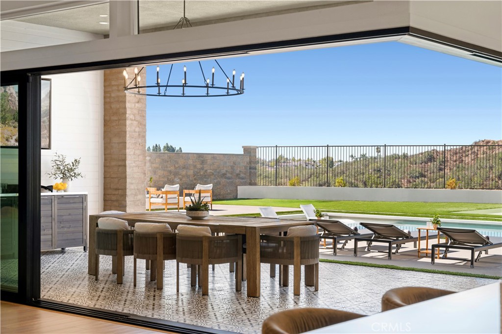 18411 Boulder Bluff