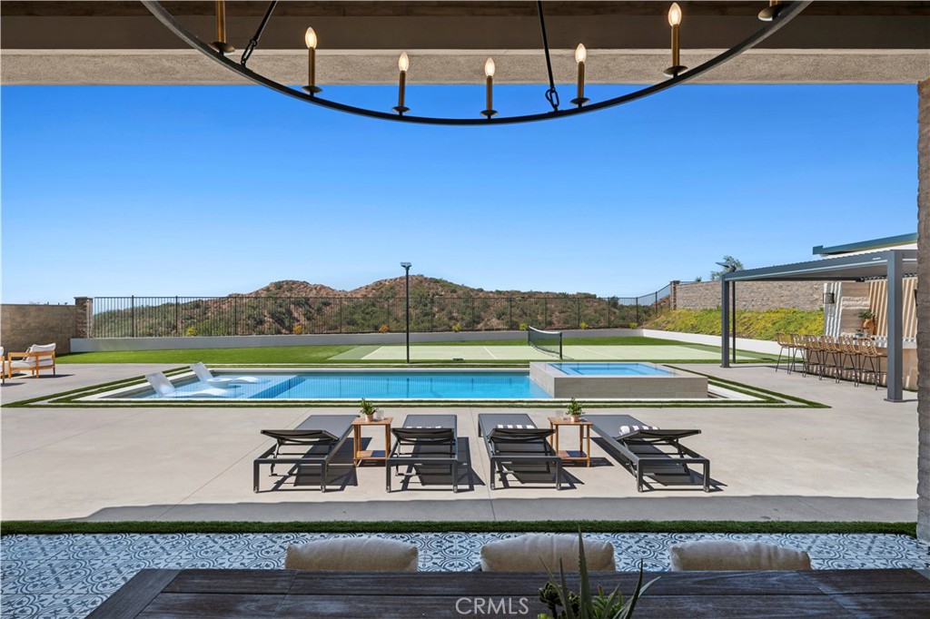 18411 Boulder Bluff