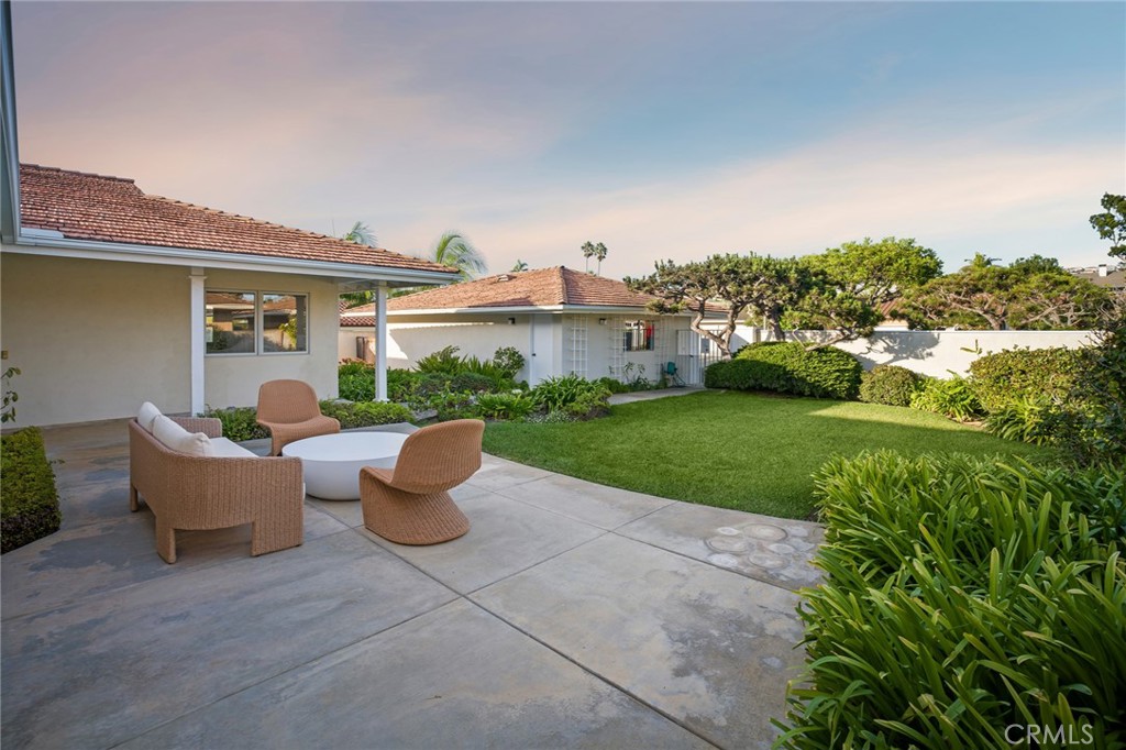 1307 Seacrest