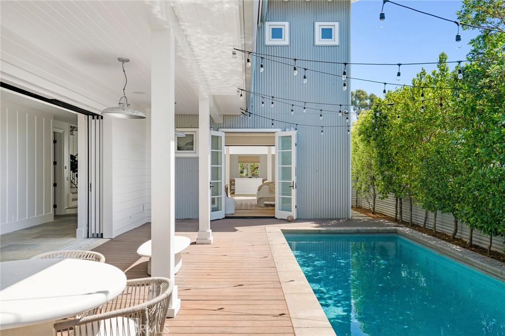 231 Tustin