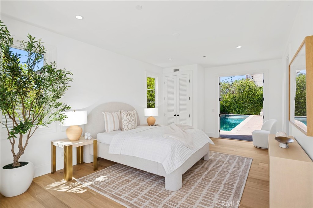 231 Tustin