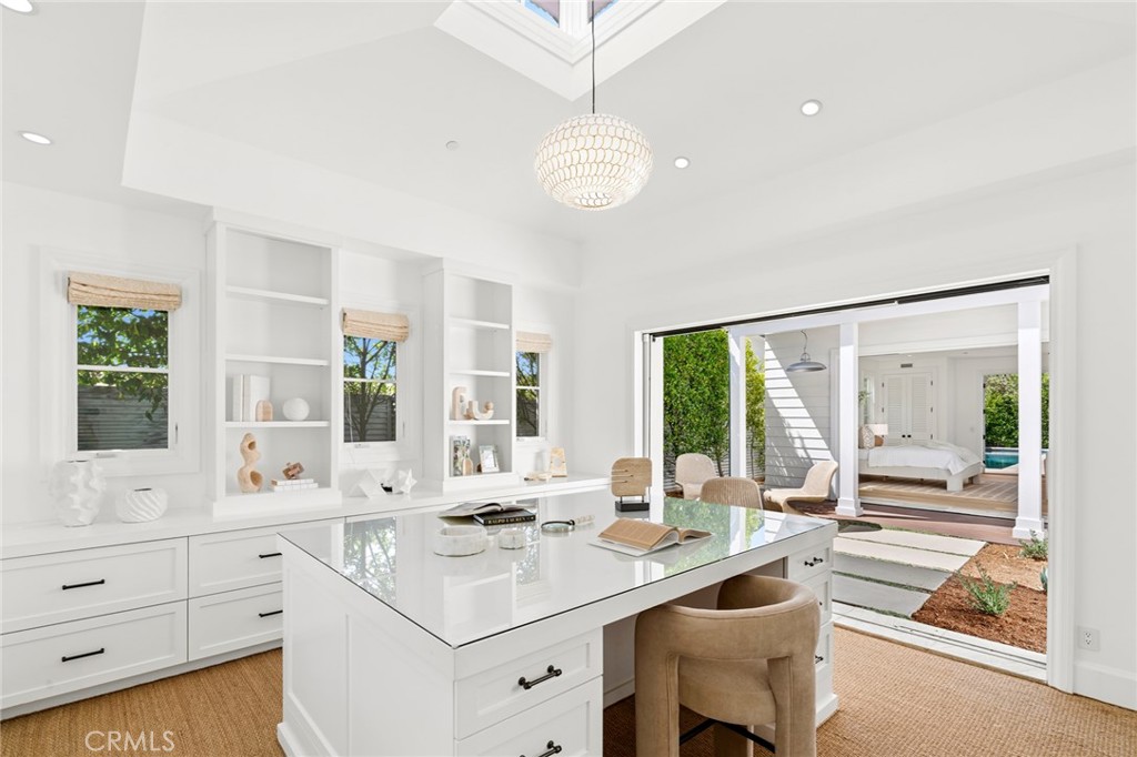 231 Tustin