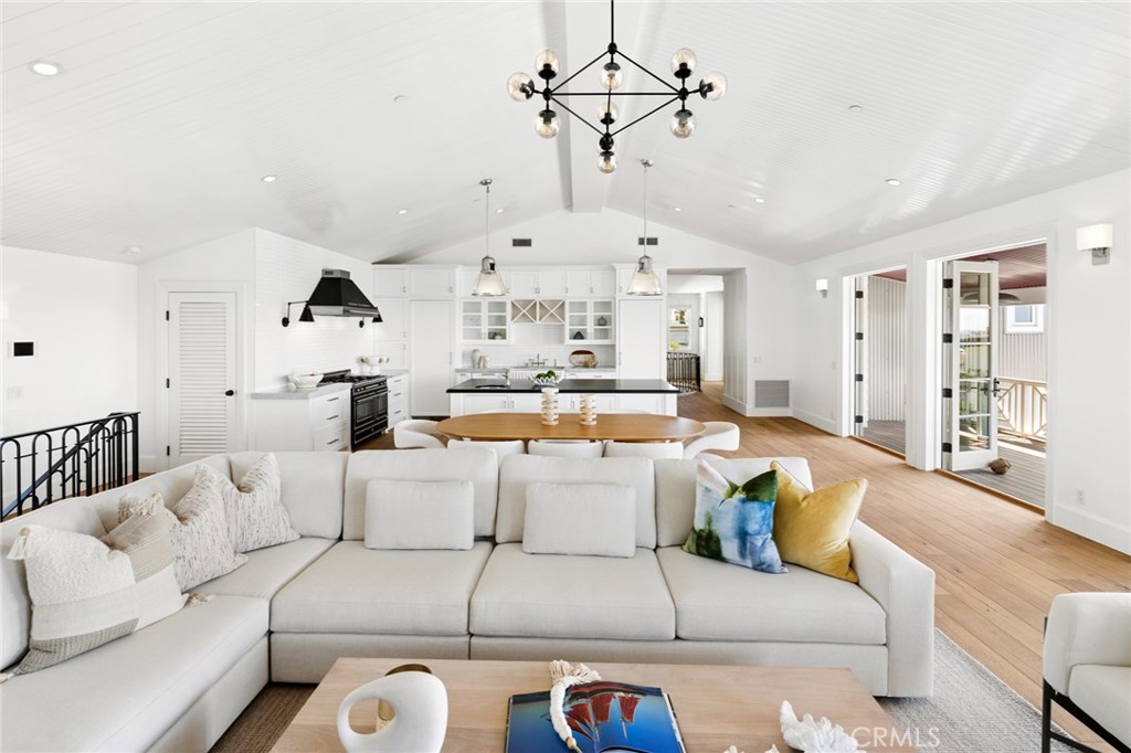 231 Tustin