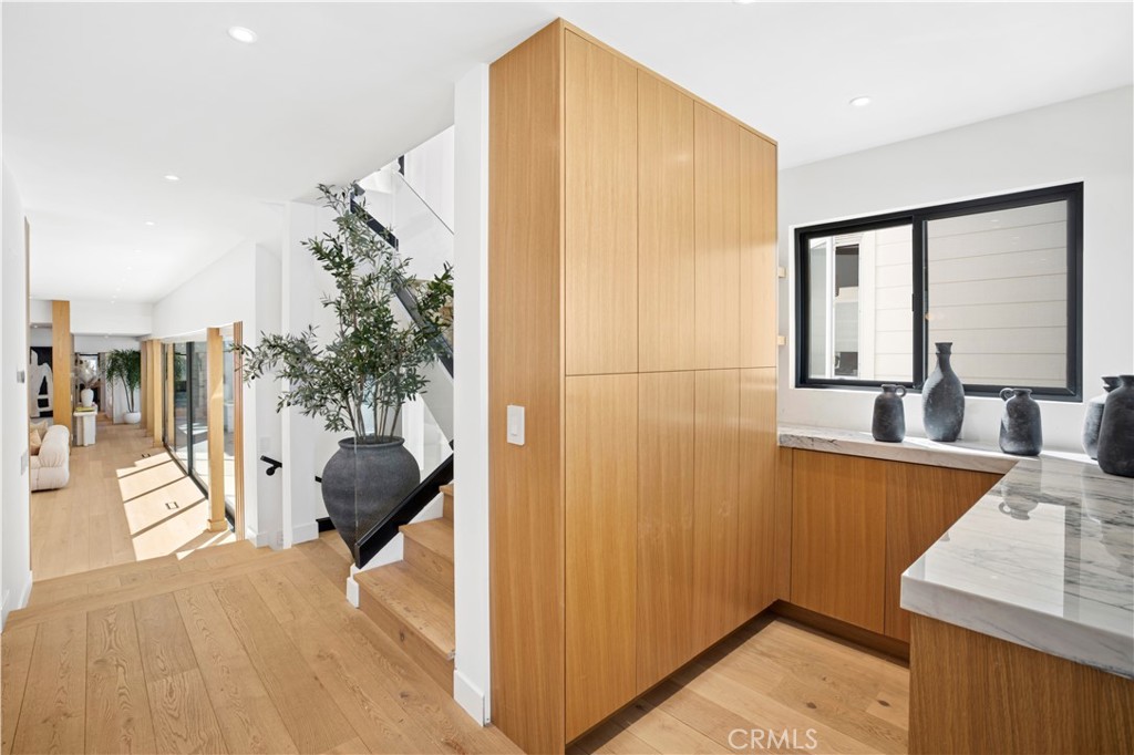 215 Goldenrod