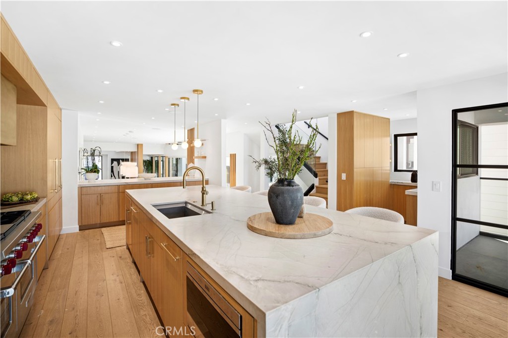 215 Goldenrod