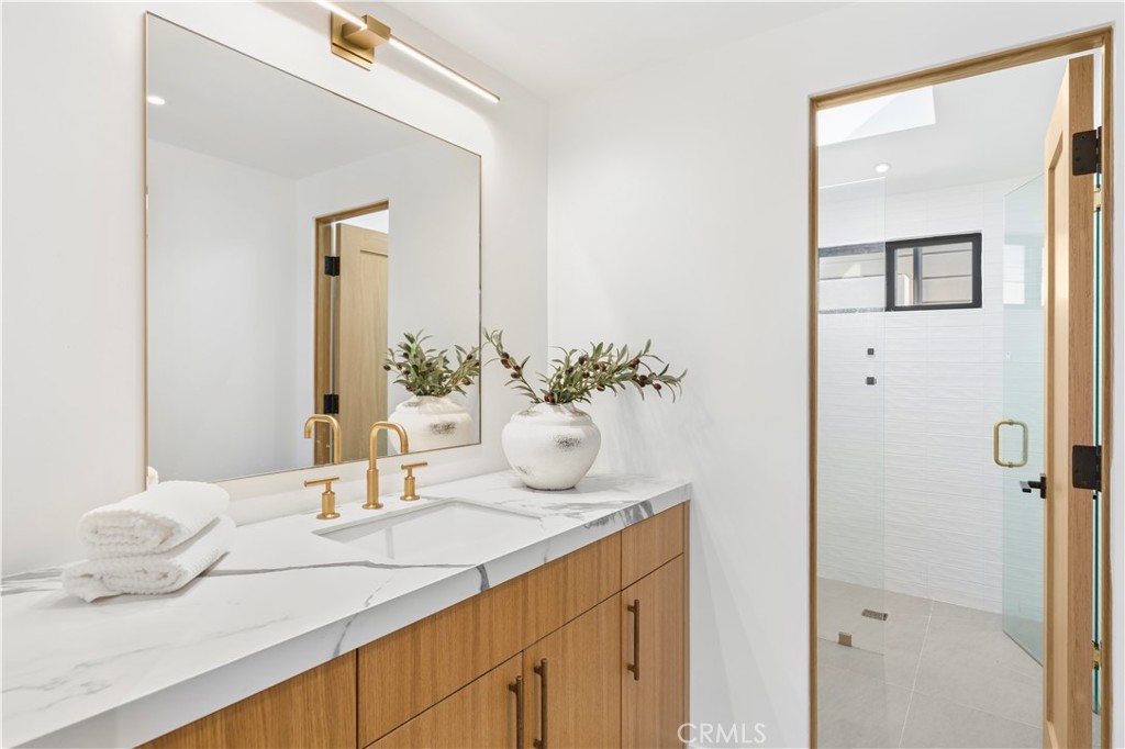 215 Goldenrod