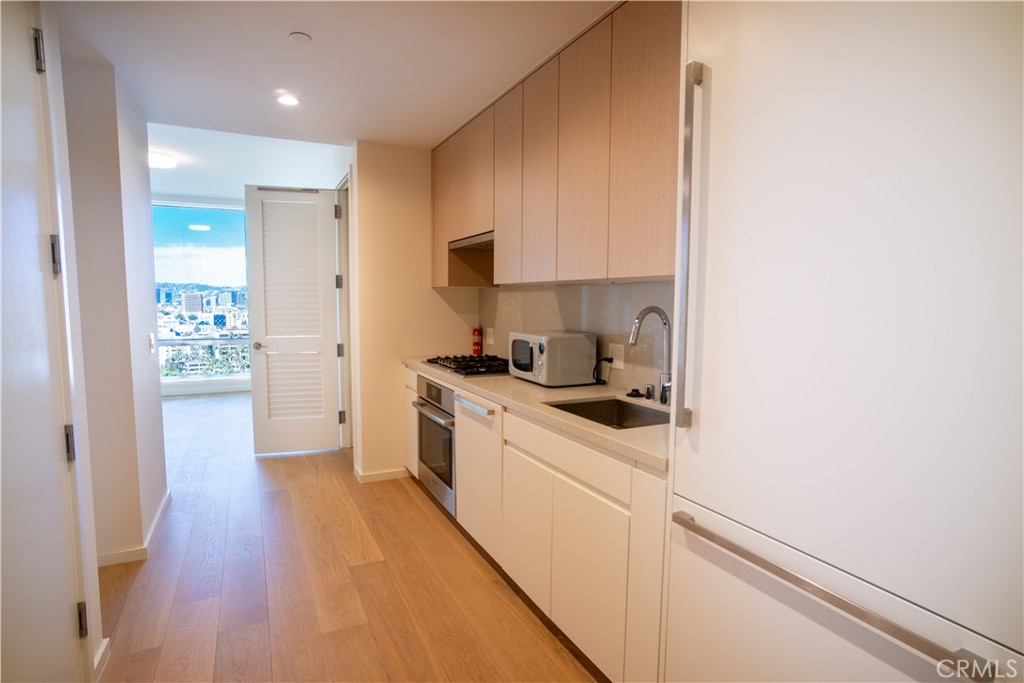 877 Francisco Street 1818