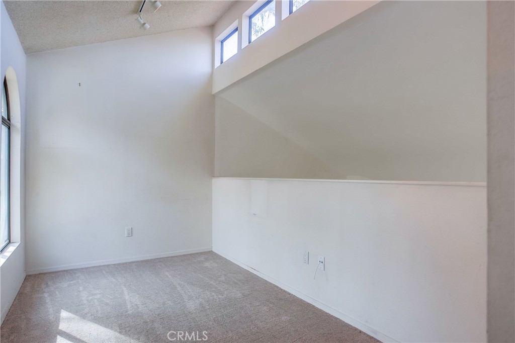 2845 Unicornio Street