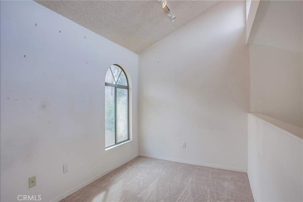 2845 Unicornio Street