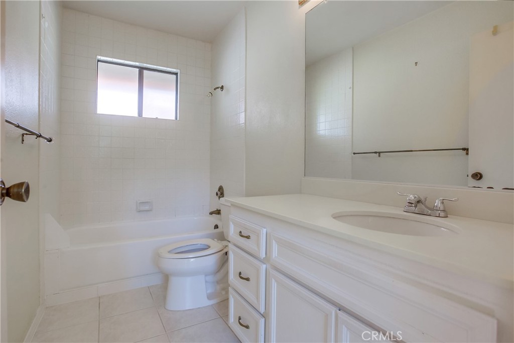 2845 Unicornio Street