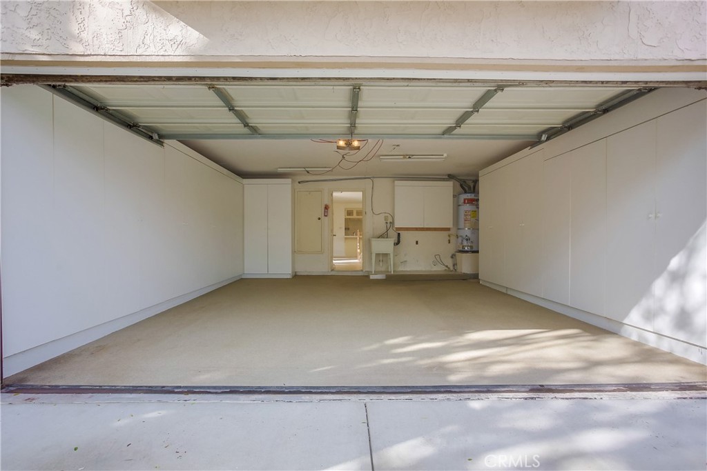 2845 Unicornio Street