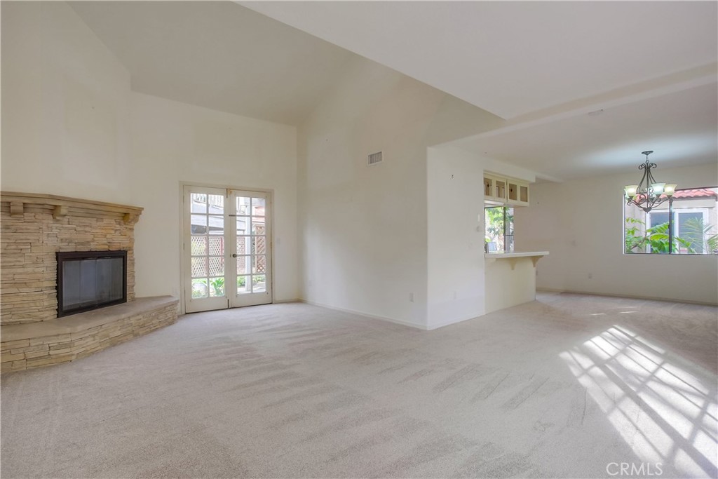 2845 Unicornio Street