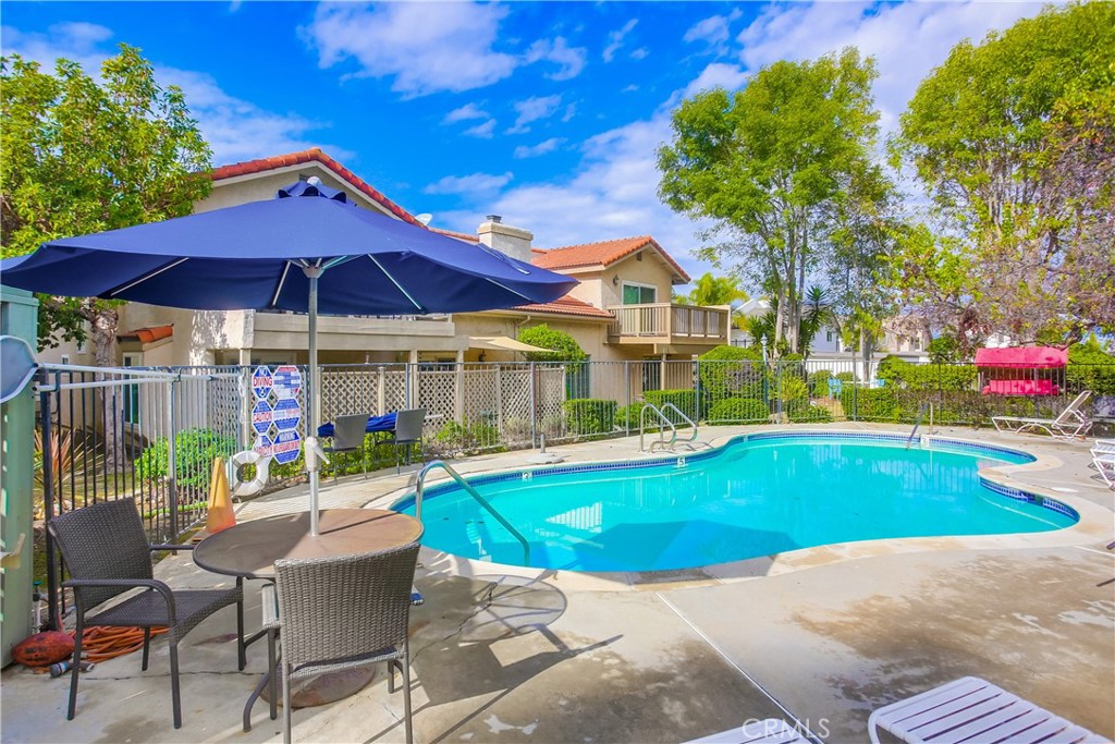 2845 Unicornio Street