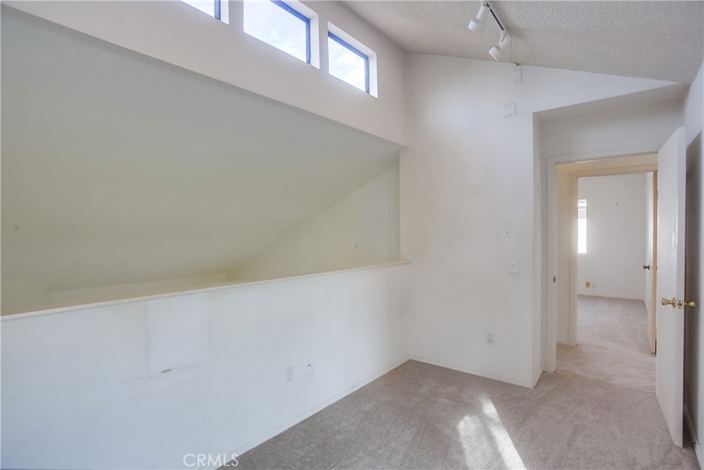 2845 Unicornio Street