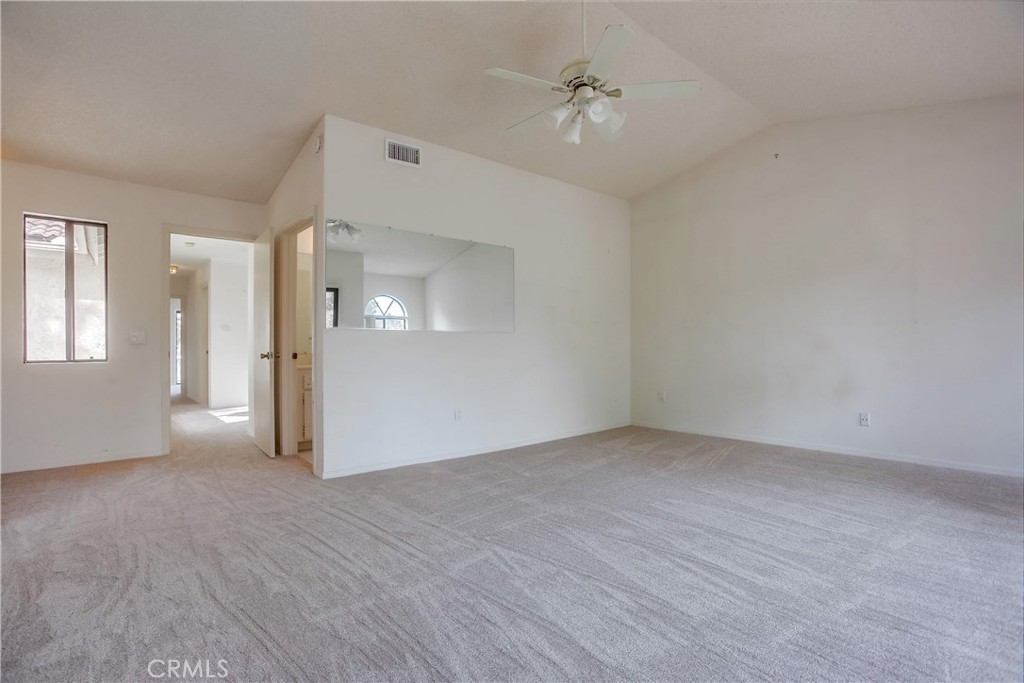 2845 Unicornio Street