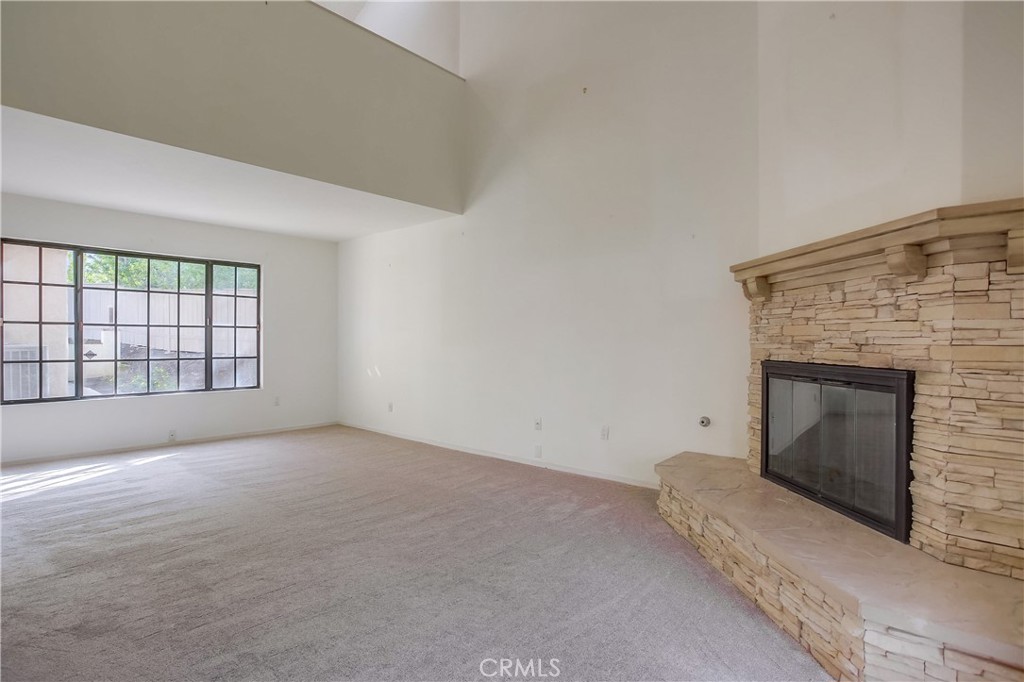 2845 Unicornio Street