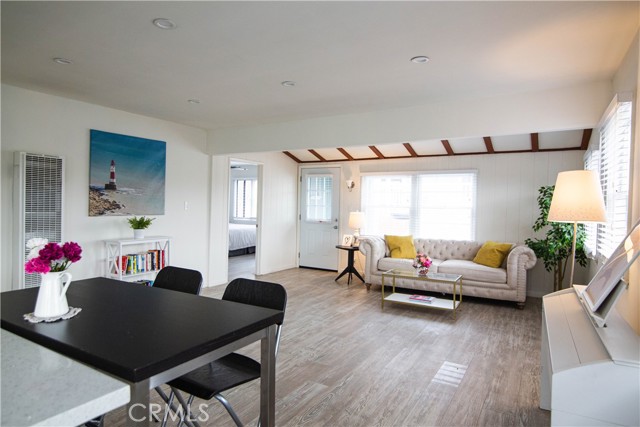 626 Eucalyptus DR Unit: 1/2