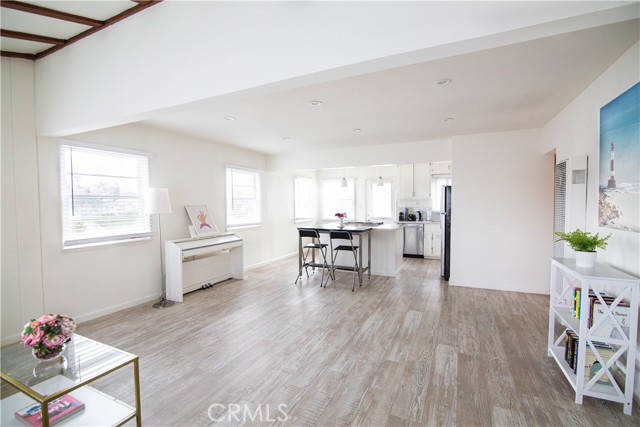 626 Eucalyptus DR Unit: 1/2