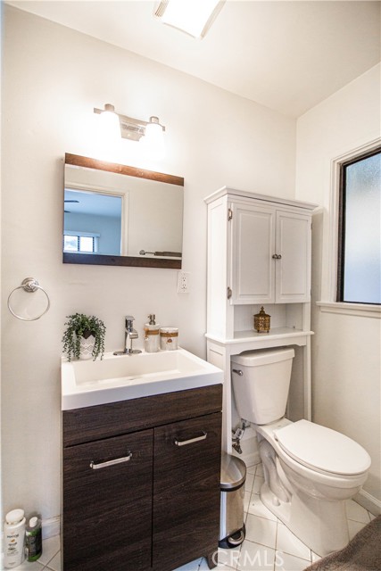 626 Eucalyptus DR Unit: 1/2