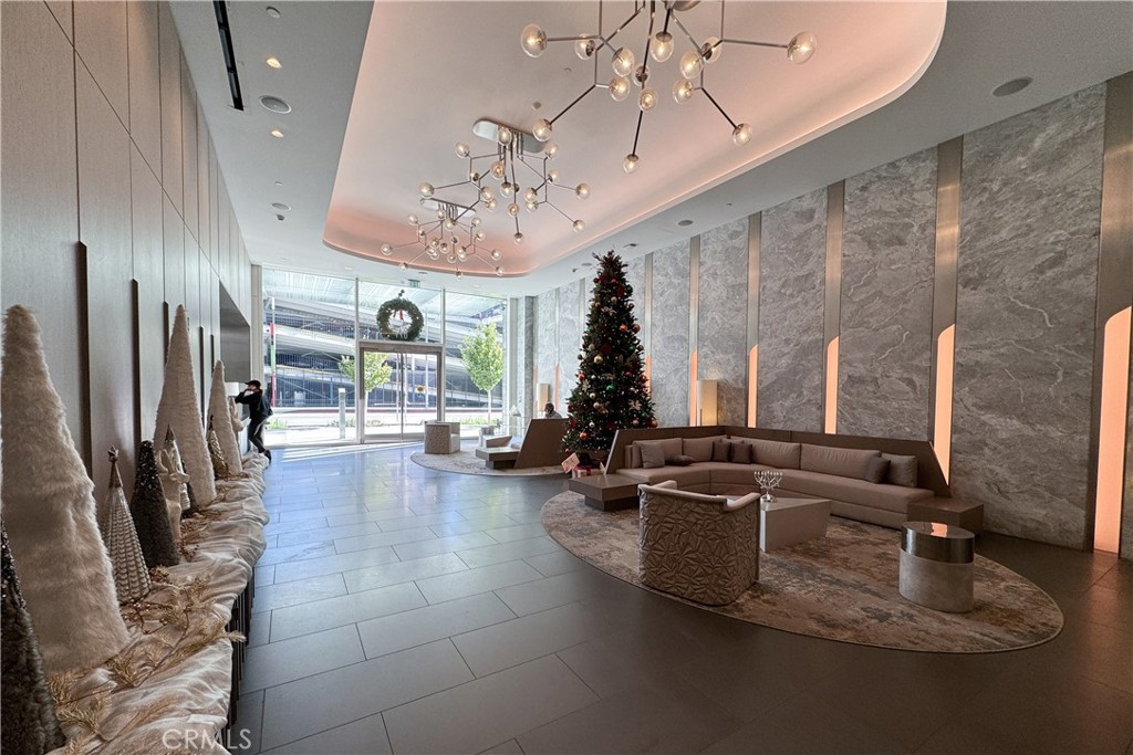 877 Francisco Street 1818