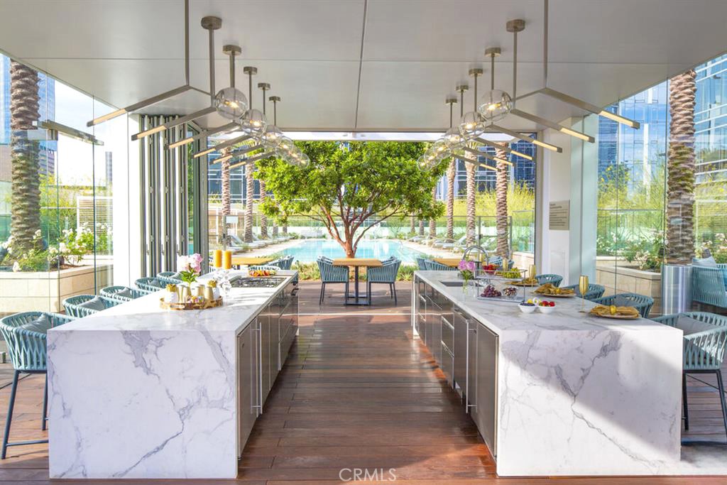 877 Francisco Street 1818