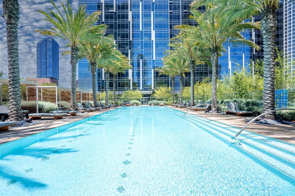 877 Francisco Street 1818