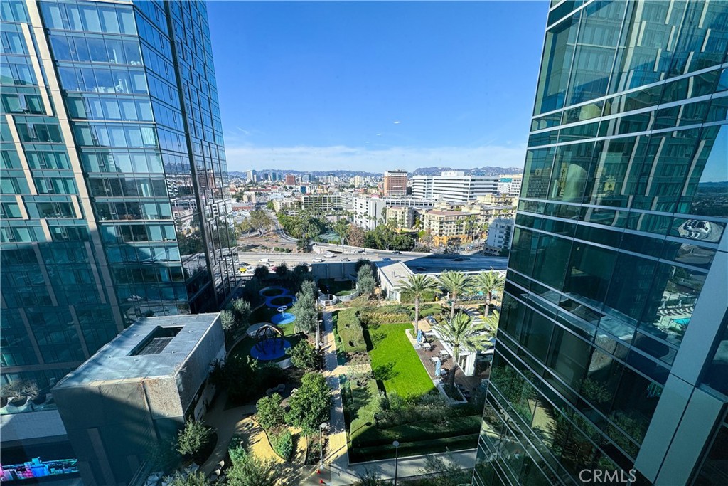 877 Francisco Street 1818