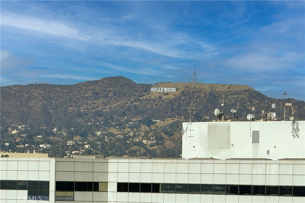 877 Francisco Street 1818