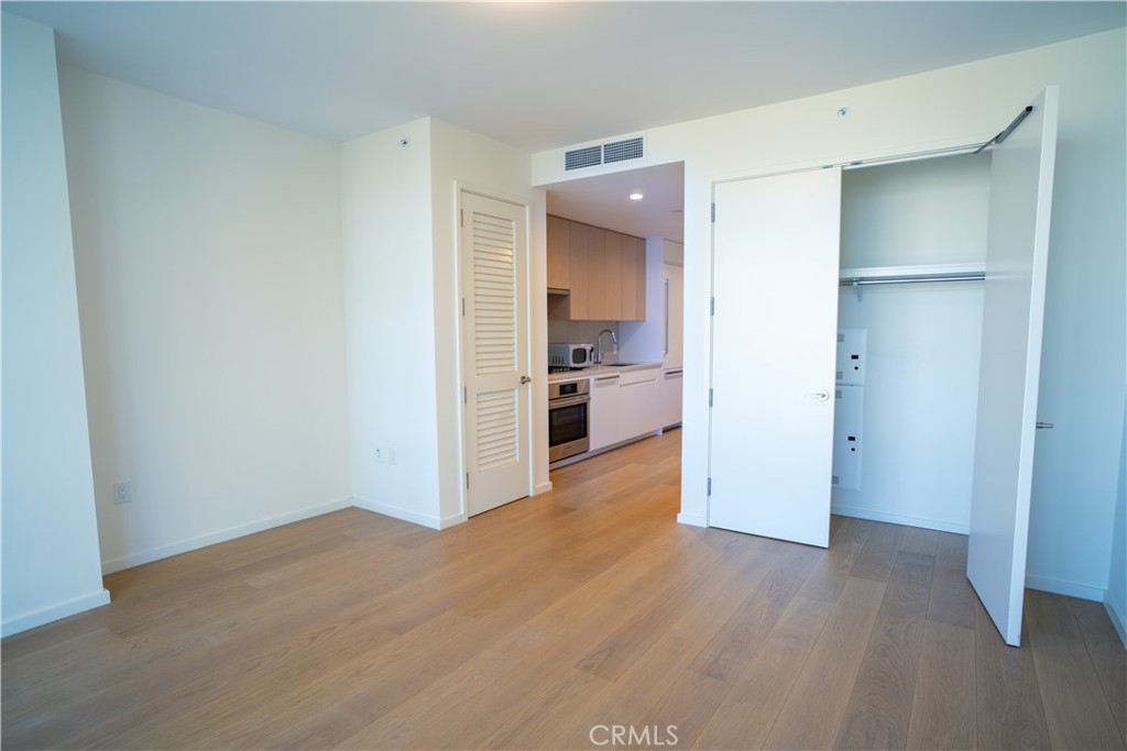 877 Francisco Street 1818