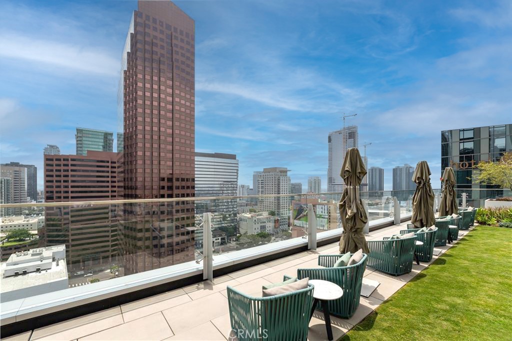 877 Francisco Street 1818