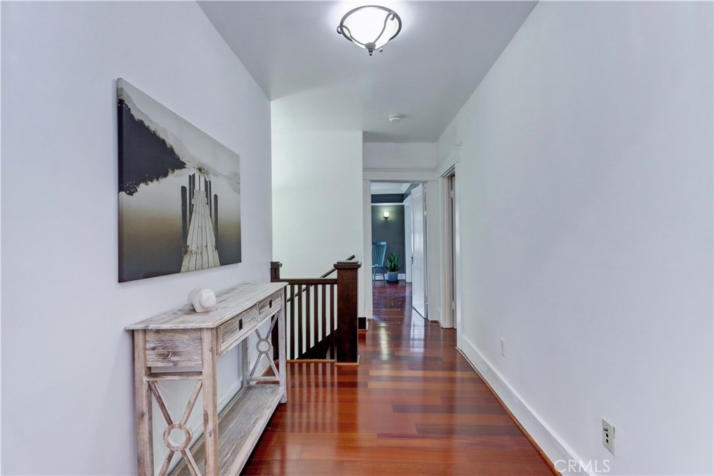 223 N St Andrews Place