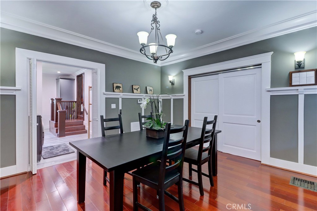223 N St Andrews Place