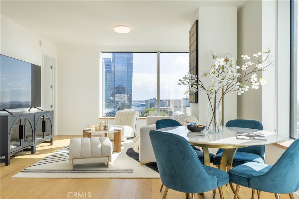 889 Francisco Street 806