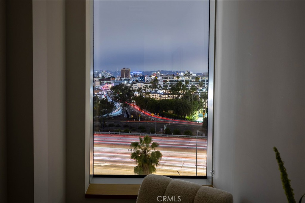 889 Francisco Street 806