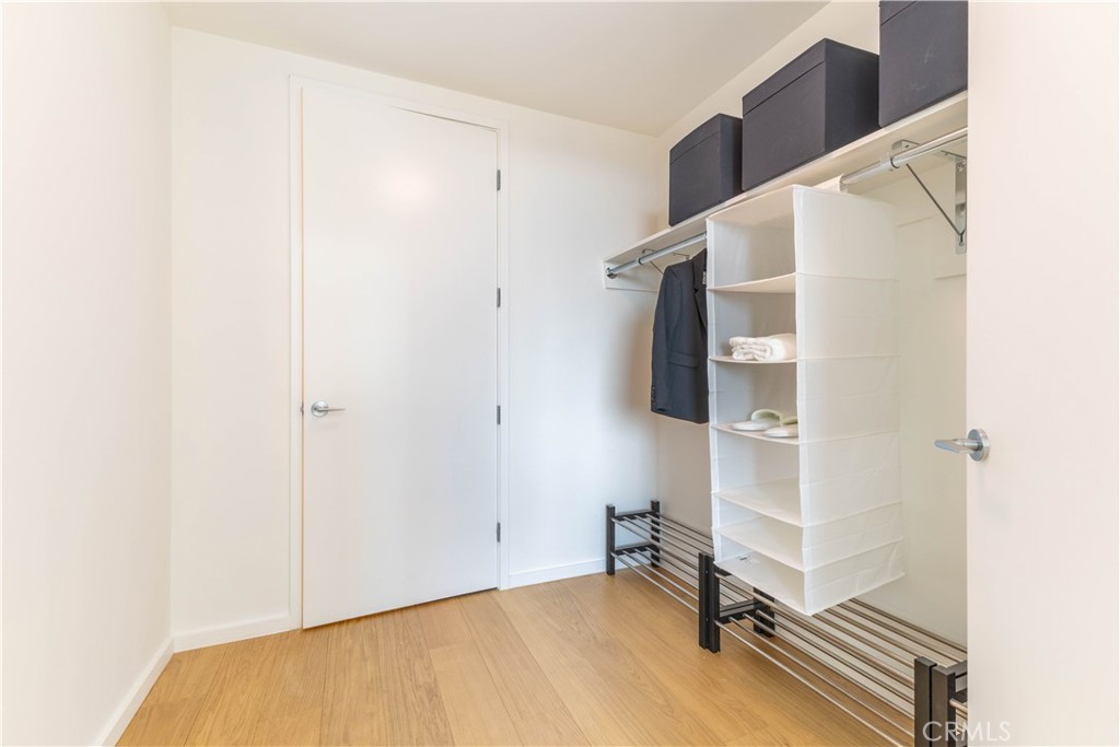 889 Francisco Street 806