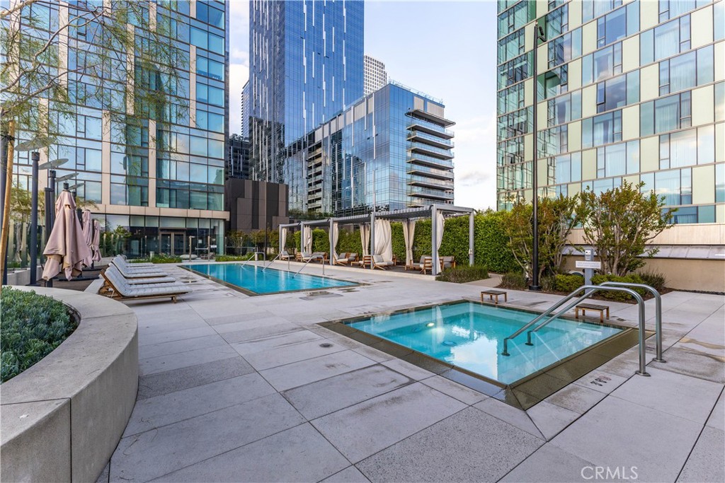 889 Francisco Street 806