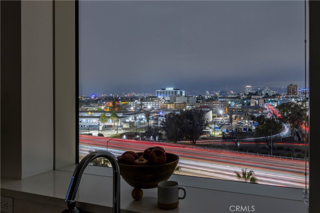 889 Francisco Street 806