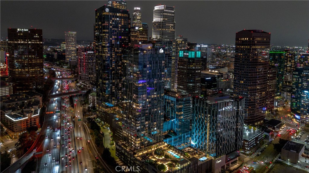 889 Francisco Street 806