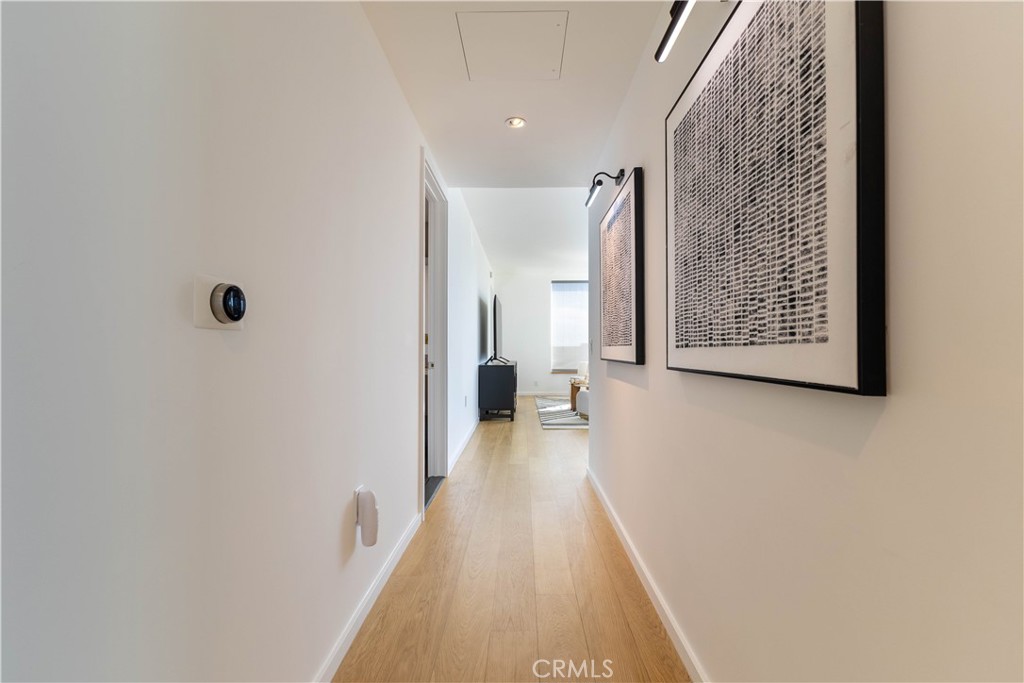 889 Francisco Street 806