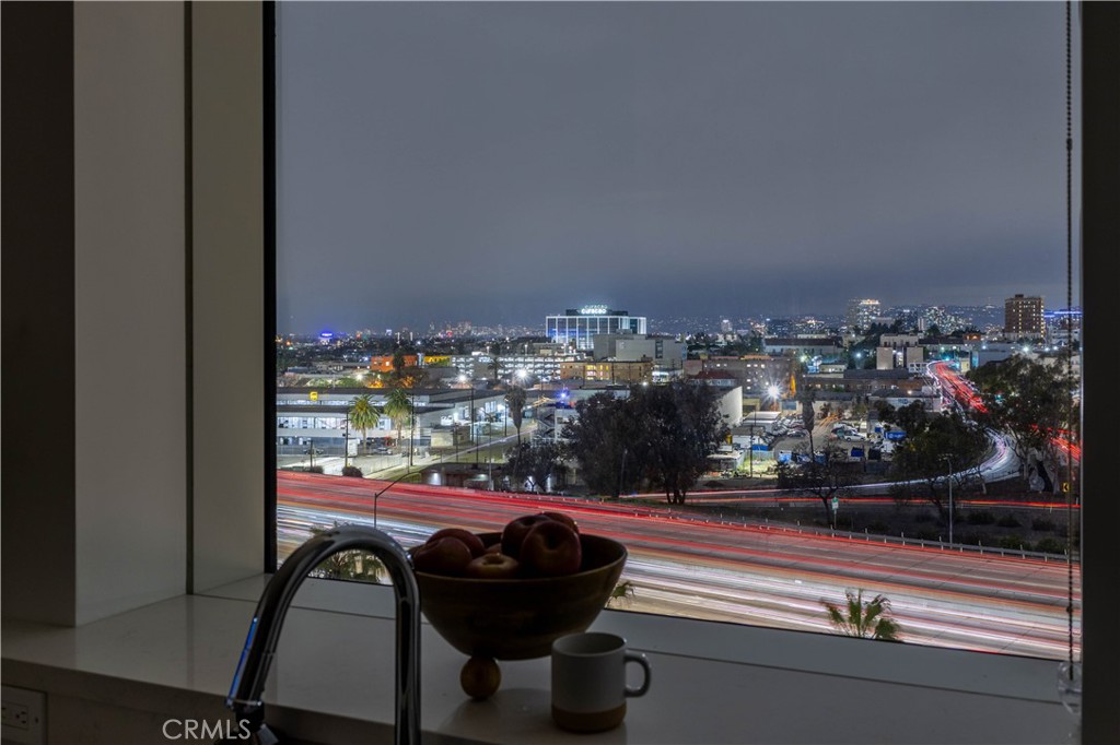 889 Francisco Street 806