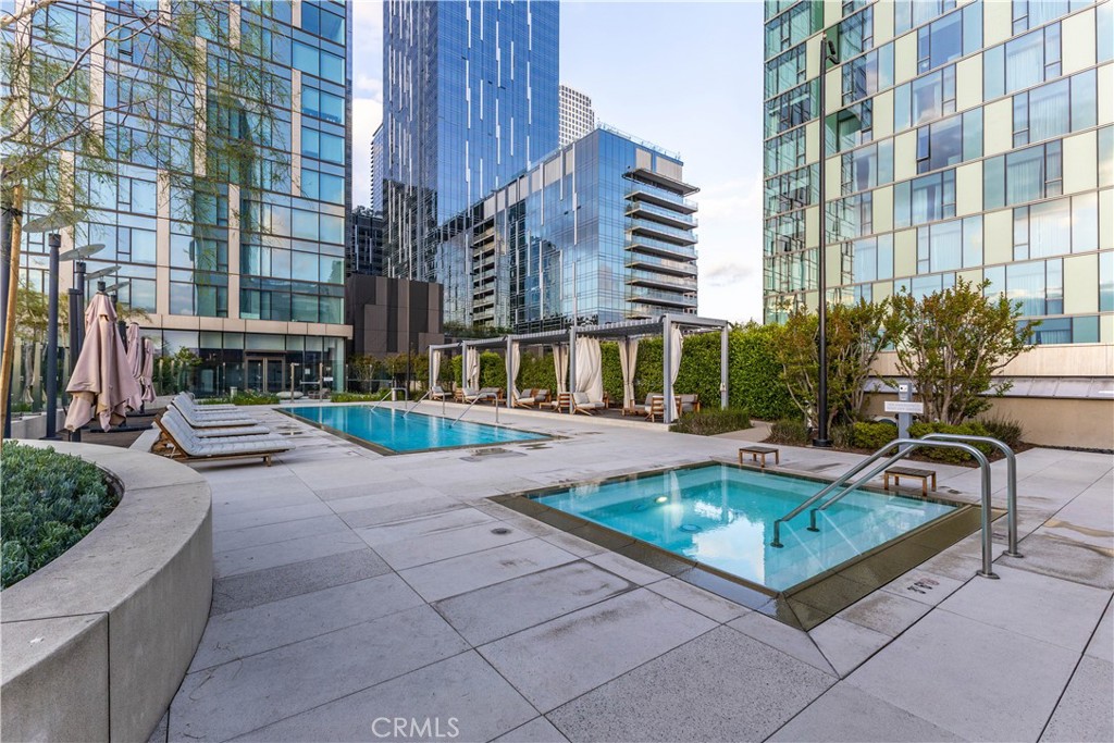 889 Francisco Street 806