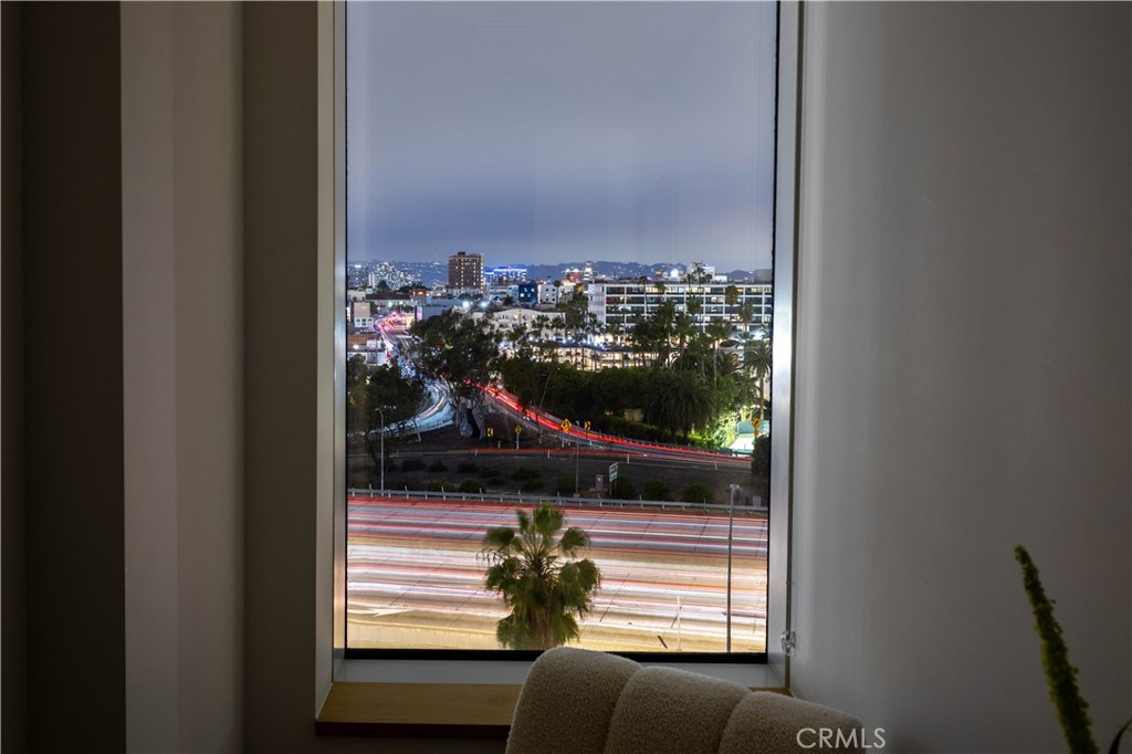 889 Francisco Street 806