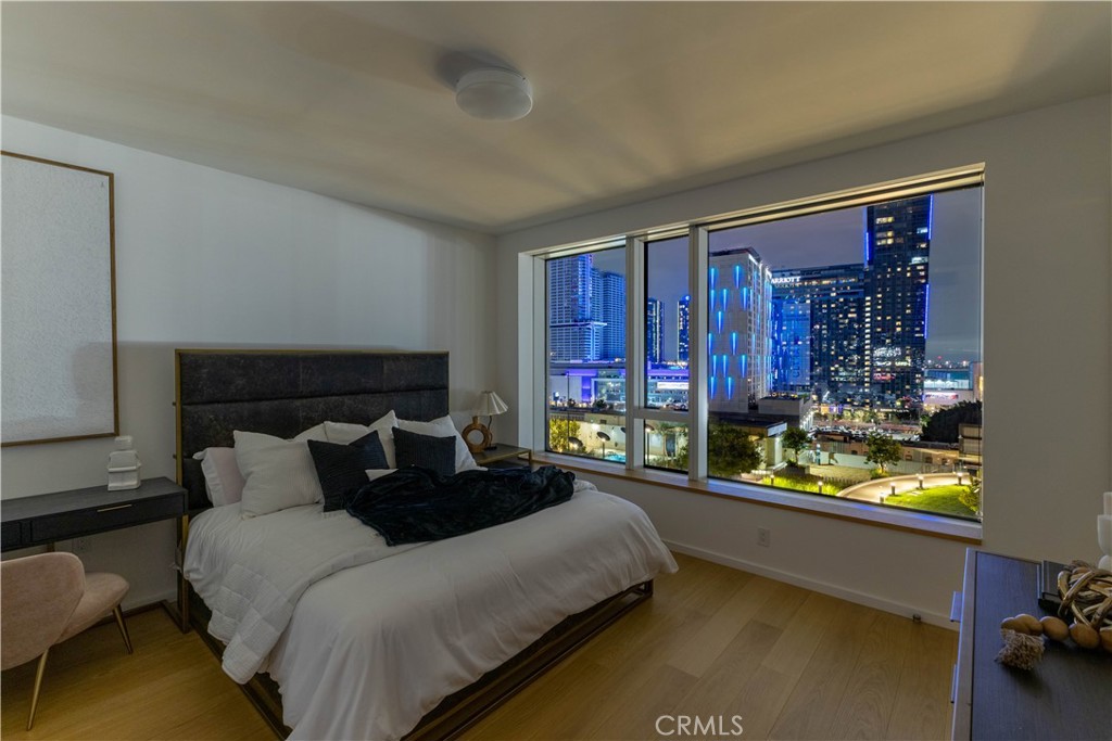 889 Francisco Street 806