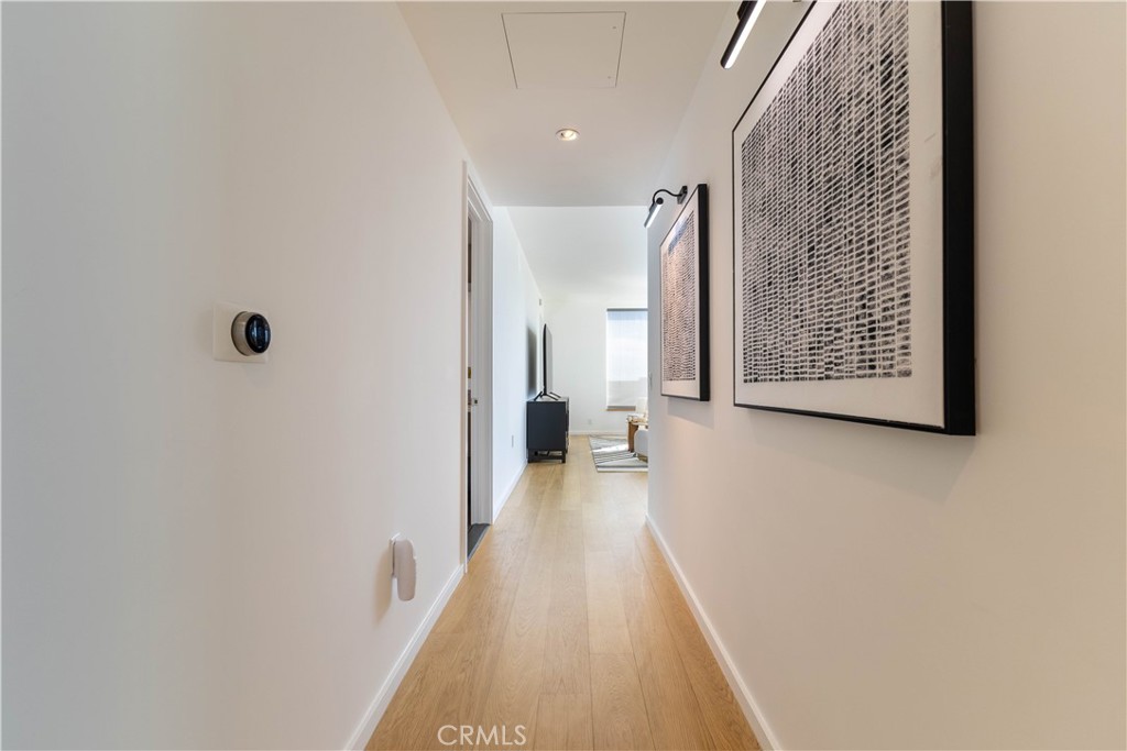 889 Francisco Street 806