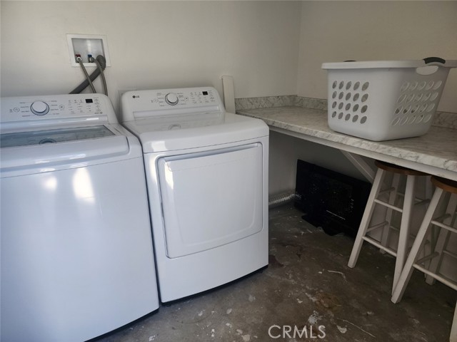 215 W Canada