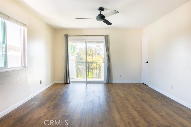 215 W Canada