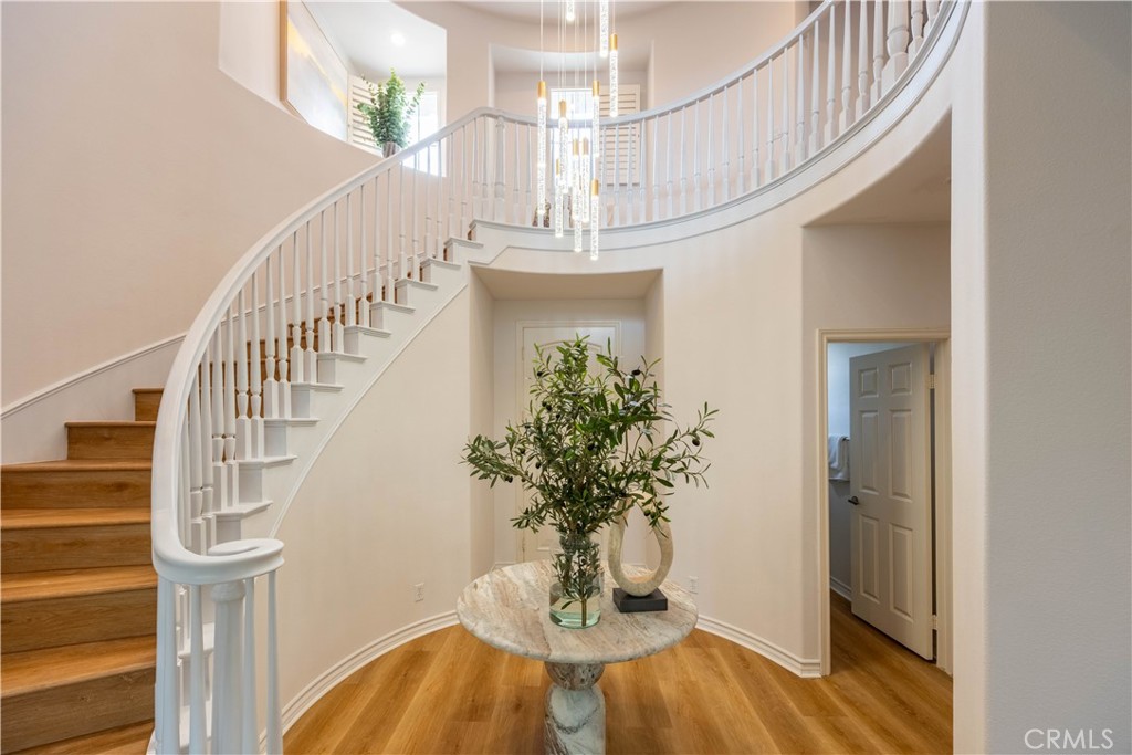 8034 E Portico