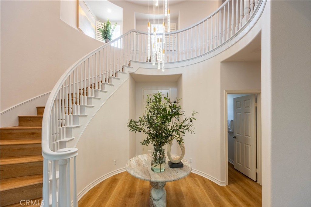 8034 E Portico